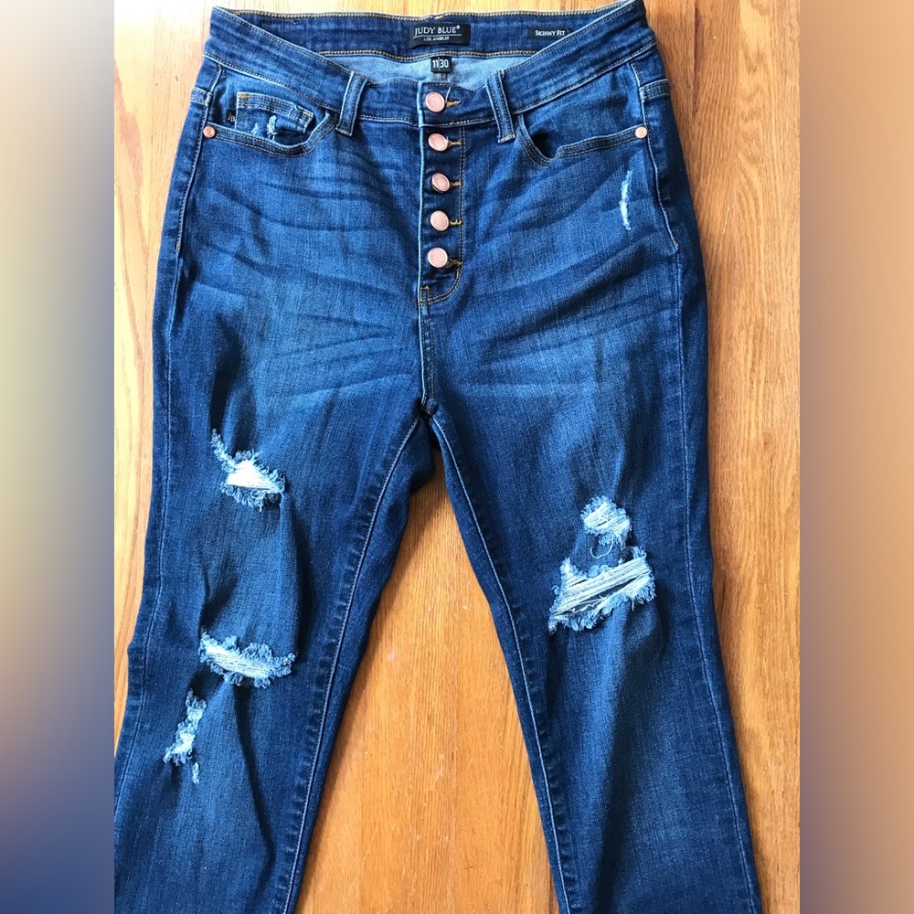 Judy Blue Skinny Fit Distressed Jeans- Style JB82246DK size 11/30 EUC - Picture 2 of 5